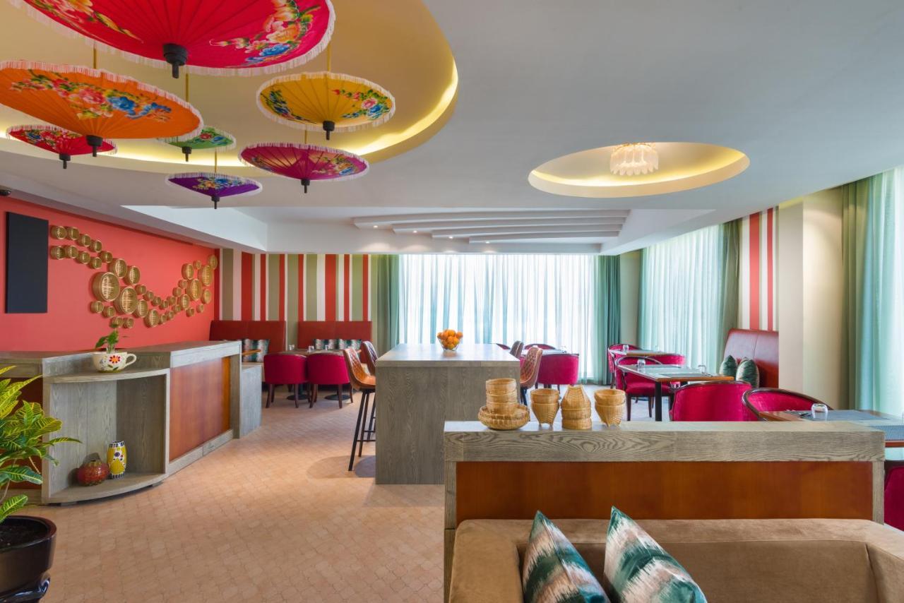 Centara Life Dunes 3* Masqat