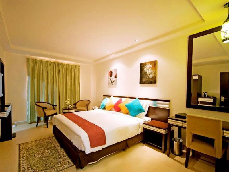 Centara Life Dunes 3*